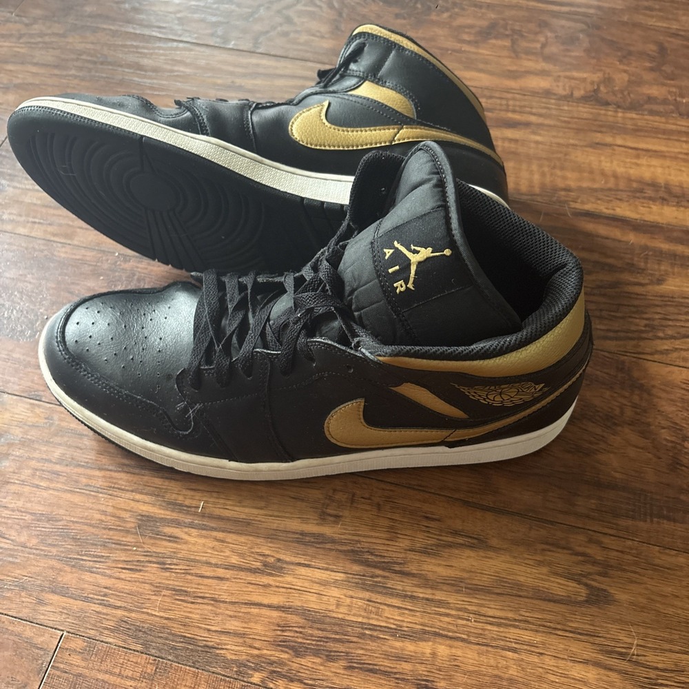 Nike Air Jordan 1 High OG Black Metallic Gold Men's Shoes Size 14